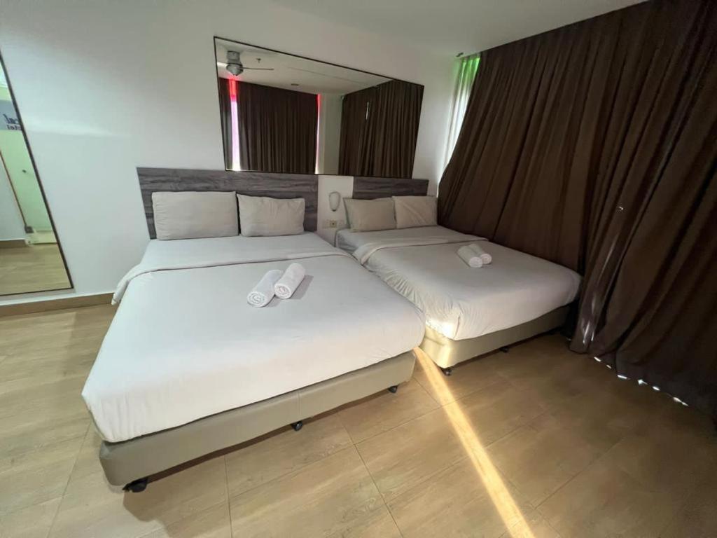 Tropical Hotel Kota Damansara Петалинг Джая Екстериор снимка